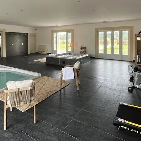 La Tour Borneo Du Chateau Saint-laurent *