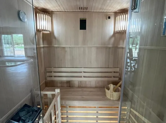 Villa La Tour Borneo Du Chateau Saint-laurent