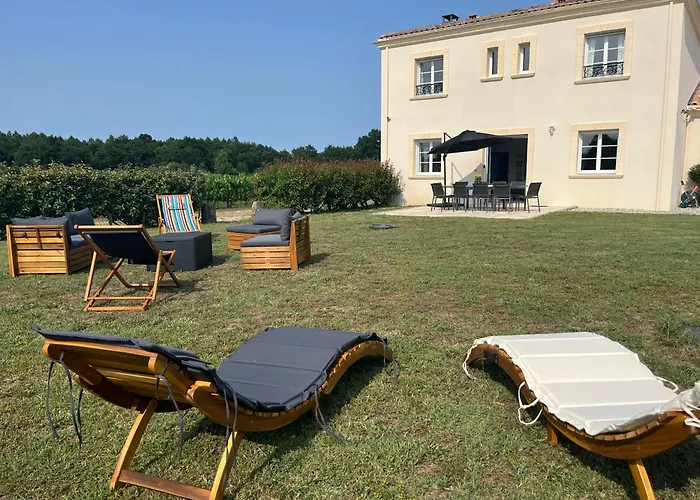 La Tour Borneo Du Chateau Saint-laurent Villa